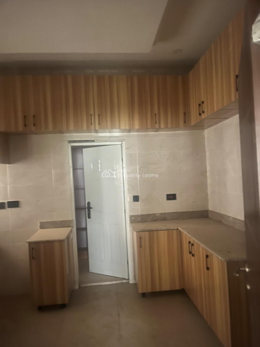 Luxury 3 Bedroom Apartment at, Guzape District, Abuja, Flat / Apartment for Rent