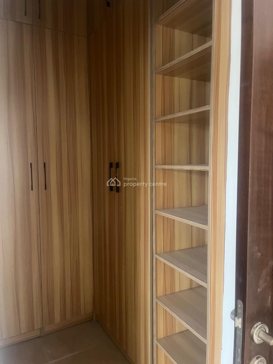Luxury 3 Bedroom Apartment at, Guzape District, Abuja, Flat / Apartment for Rent