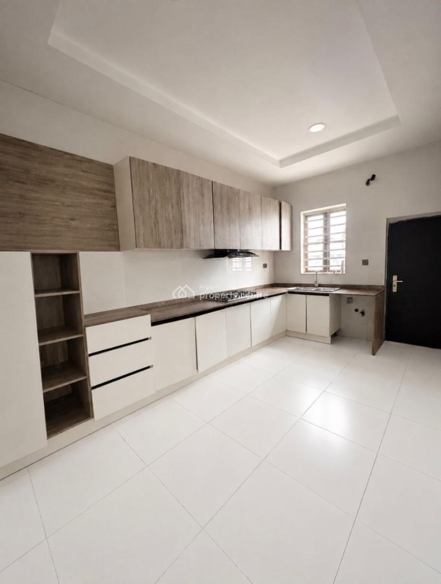 Spacious Miniflat with Full Fitted Kitchen, Gym, Pool,.24hrs Power,, Royal Pine Estate, Lekki, Lagos, Mini Flat (room and Parlour) for Rent
