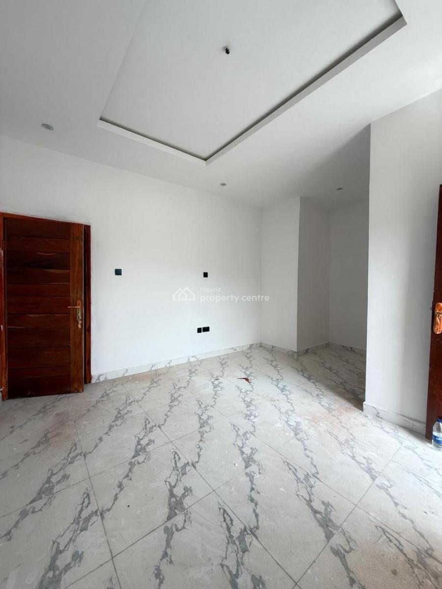 Luxury 3 Bedroom All En-suite Apartment in a Coded Estate(upstairs), Peninsular Gardens Estate, Ajah, Lagos, Flat / Apartment for Rent