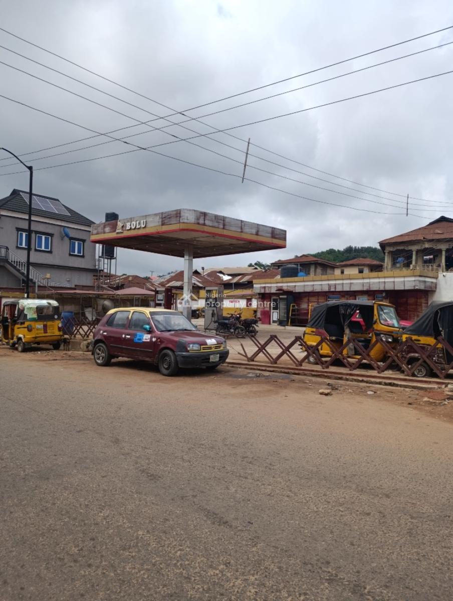 Petrol Station Facing Busy Road, Inalende, Mokola, Ibadan, Dugbe (onireke), Ibadan North-west, Oyo, Filling Station for Sale