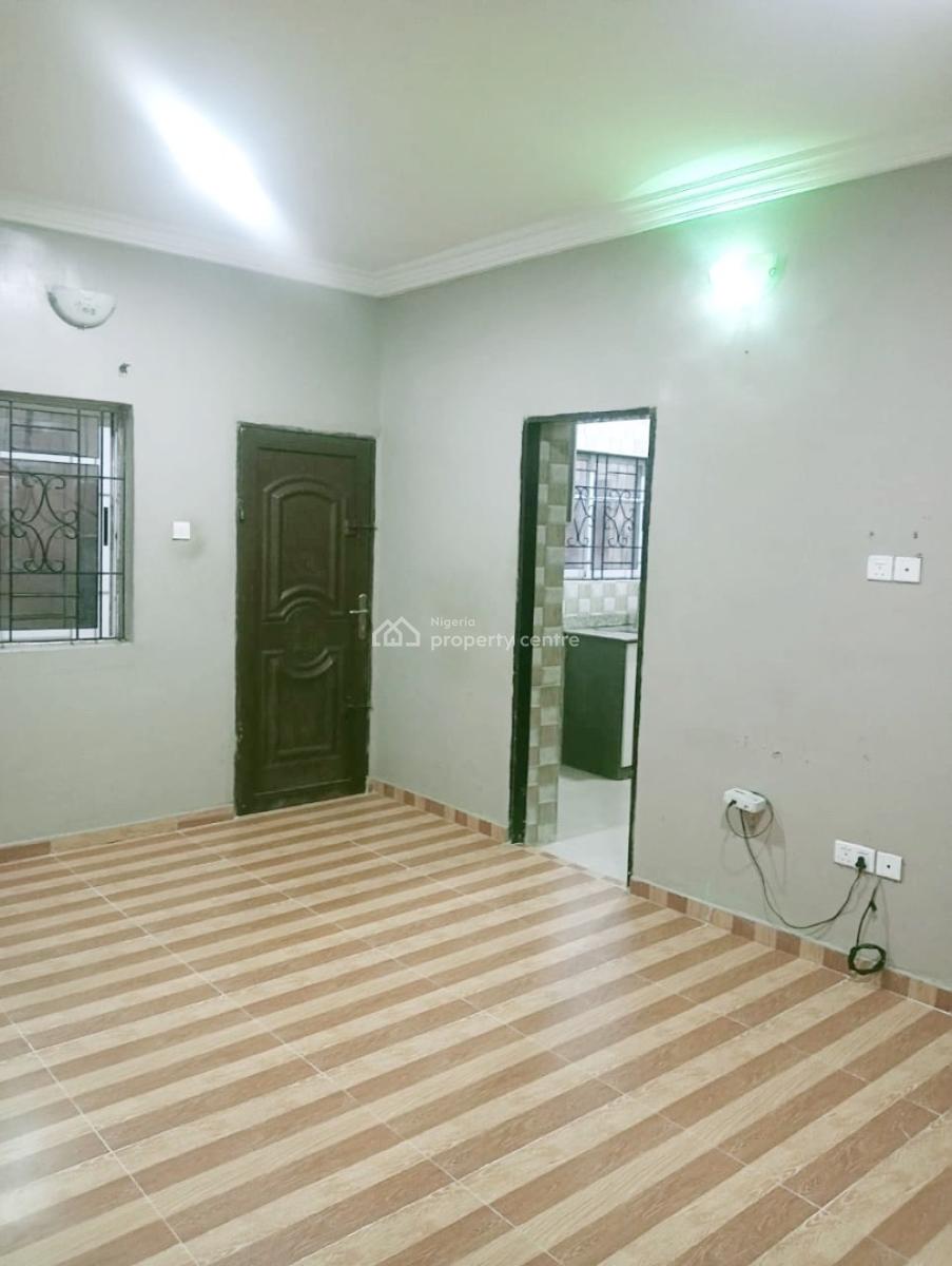 Luxury 2 Bedroom Flat, Olowora, Omole Phase 2, Ikeja, Lagos, Flat / Apartment for Rent