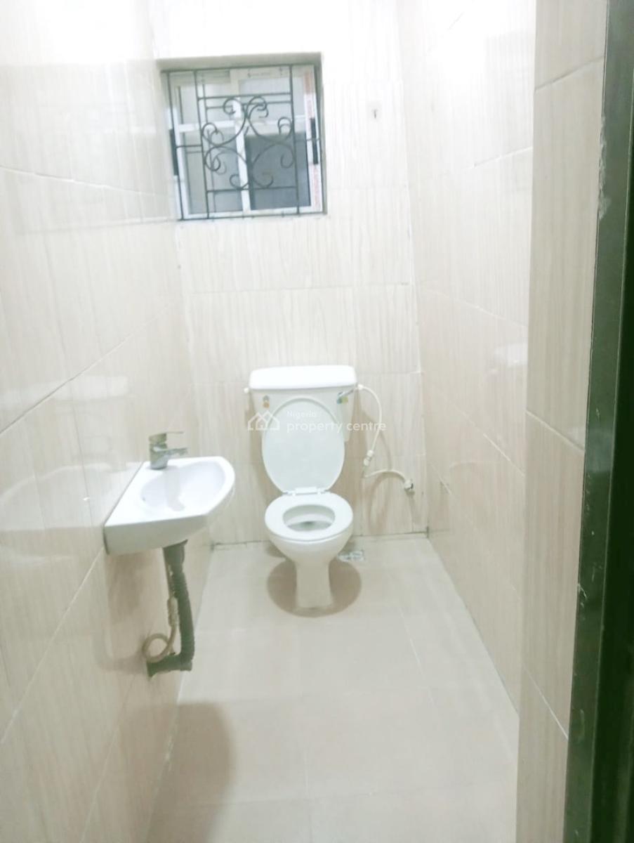 Luxury 2 Bedroom Flat, Olowora, Omole Phase 2, Ikeja, Lagos, Flat / Apartment for Rent