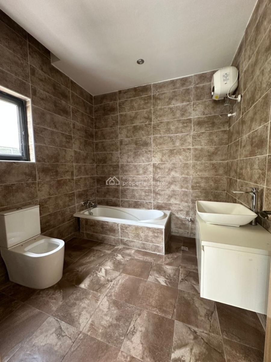 Well-built & Spacious 4-bedroom Terrace with Bq, Ikoyi, Lagos, Terraced Duplex for Sale