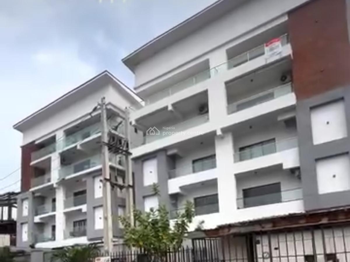 Serviced with 24/7 Power Supply 2 Bedroom En-suite Flat, Lekki Phase 1, Lekki, Lagos, Flat / Apartment for Rent