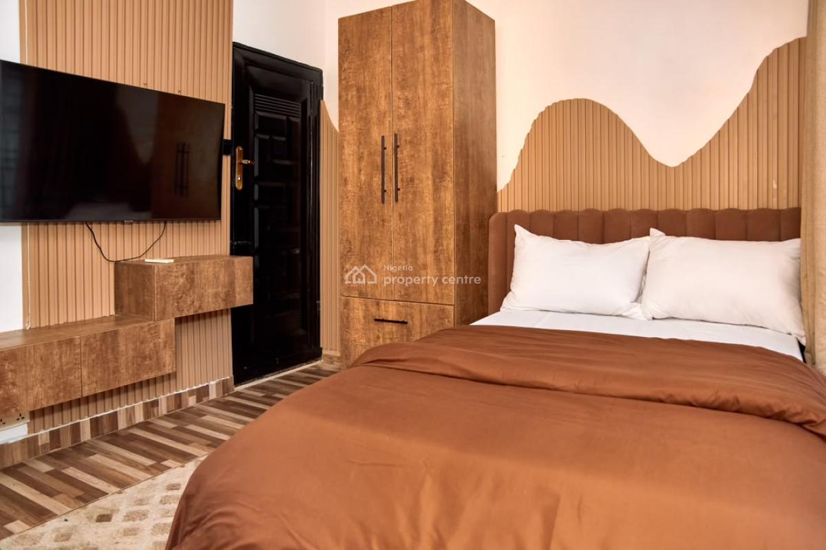 Colorful & Magnetic Apartment, Deni, Yaba, Lagos, Self Contain (single Rooms) Short Let