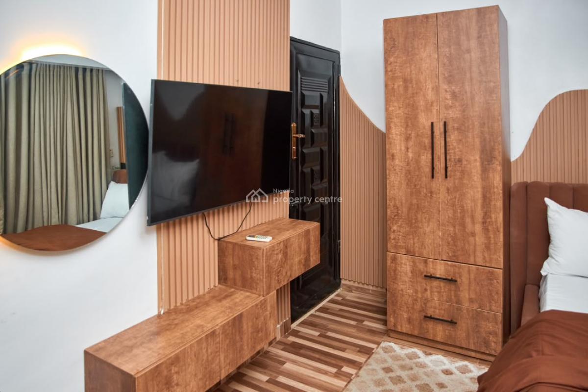 Colorful & Magnetic Apartment, Deni, Yaba, Lagos, Self Contain (single Rooms) Short Let