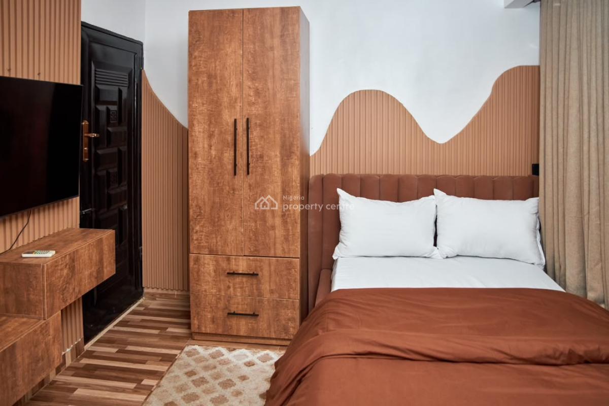 Colorful & Magnetic Apartment, Deni, Yaba, Lagos, Self Contain (single Rooms) Short Let