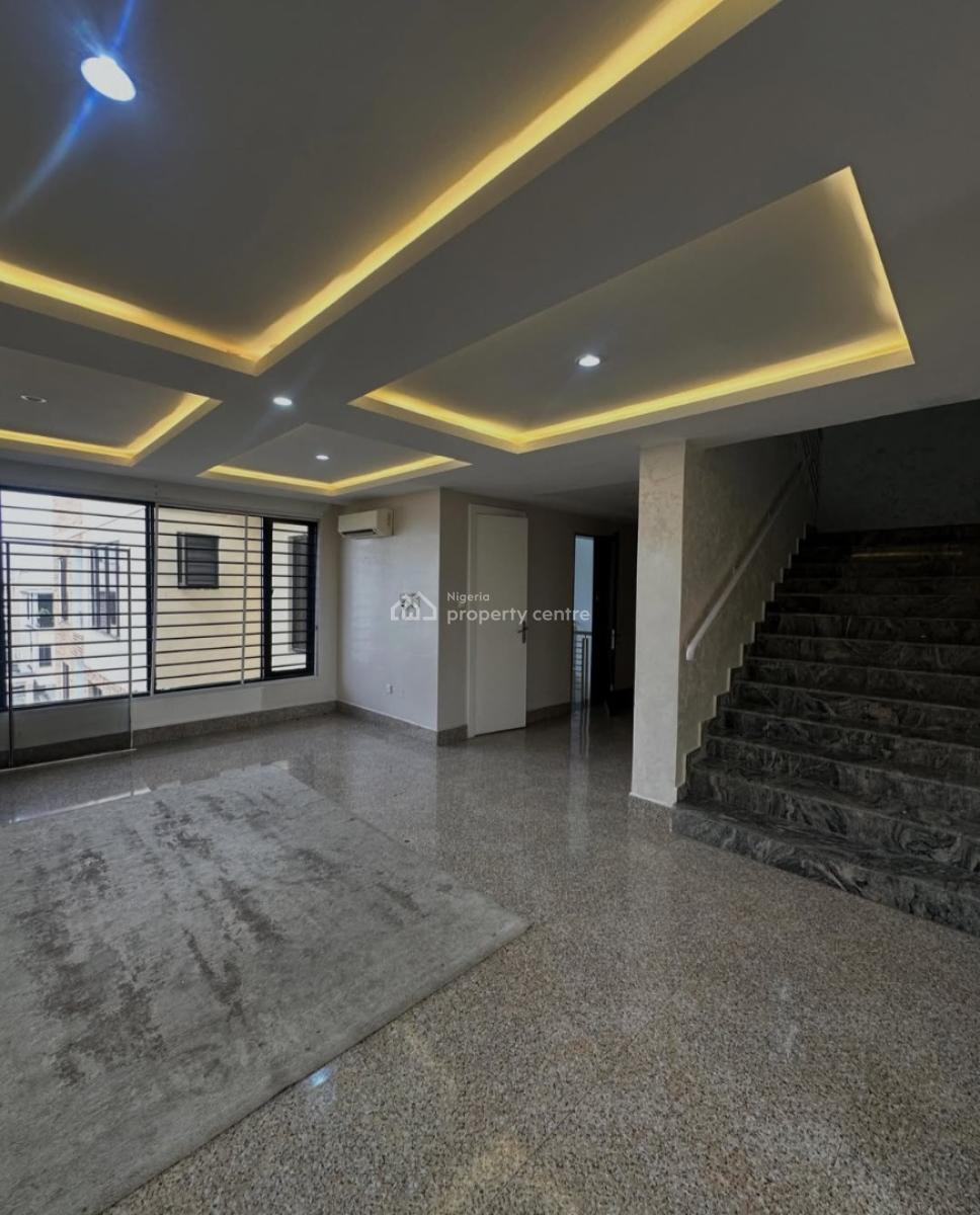 Serviced with 24/7 Power Supply 4 Bedroom En-suite Massive Maisonette, Lekki Phase 1, Lekki, Lagos, House for Rent