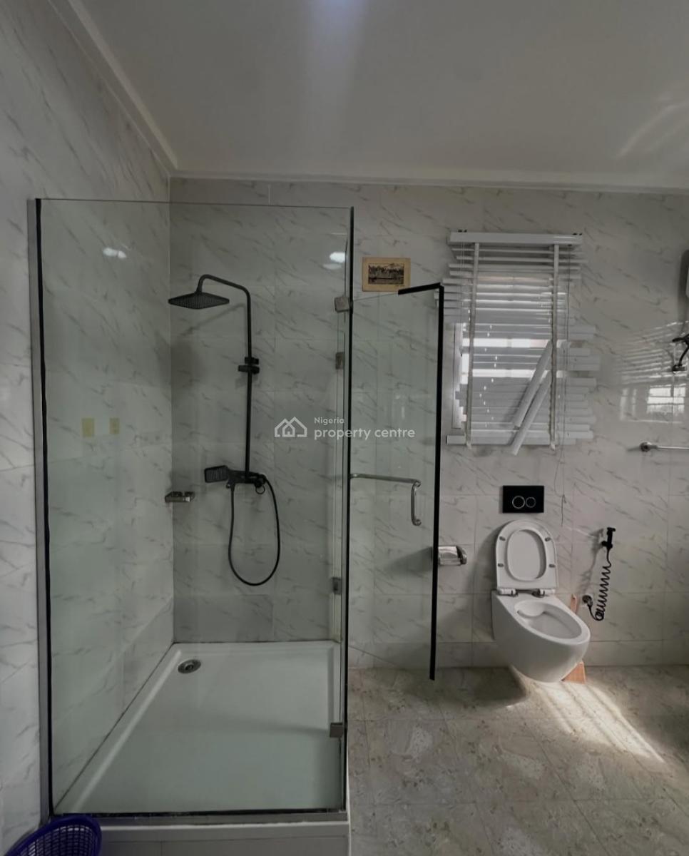 Serviced with 24/7 Power Supply 4 Bedroom En-suite Massive Maisonette, Lekki Phase 1, Lekki, Lagos, House for Rent