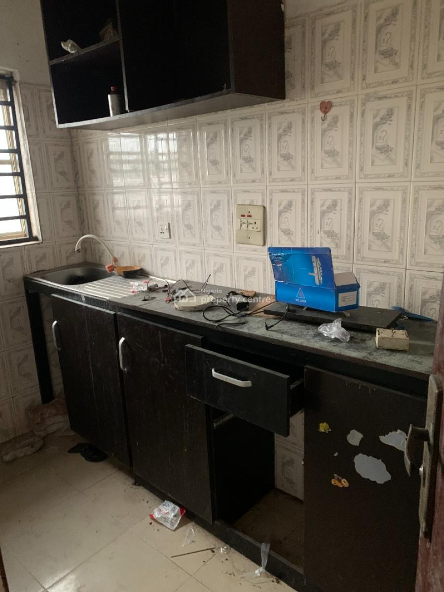 Extra Large Mini Flat Upstairs with Personal Prepaid Meter, Abijo, Victory Villa Estate, Ajah, Lagos, Mini Flat (room and Parlour) for Rent