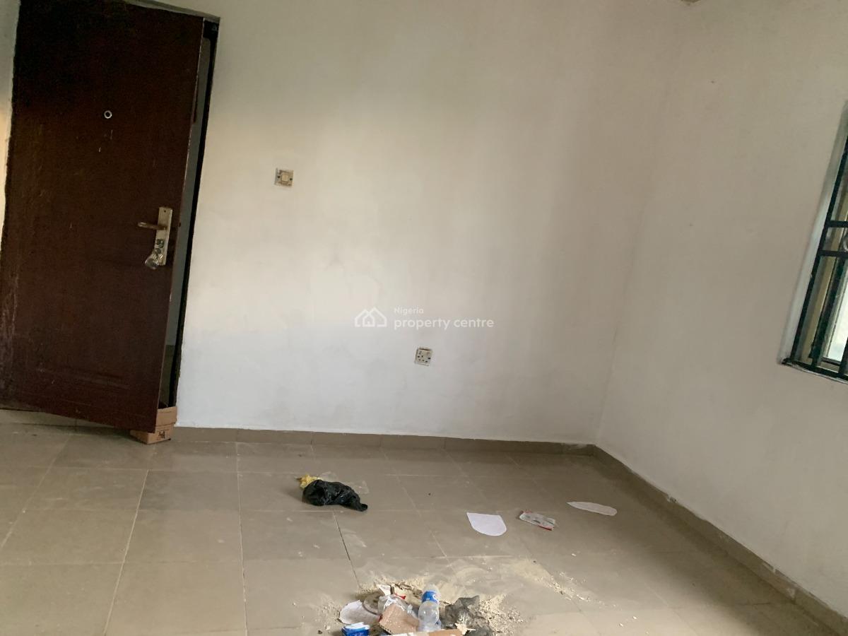 Extra Large Mini Flat Upstairs with Personal Prepaid Meter, Abijo, Victory Villa Estate, Ajah, Lagos, Mini Flat (room and Parlour) for Rent