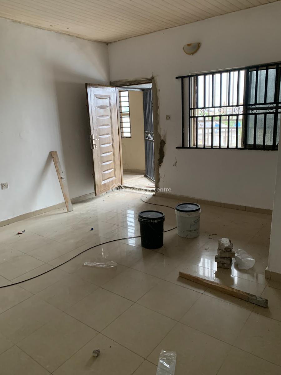 Extra Large Mini Flat Upstairs with Personal Prepaid Meter, Abijo, Victory Villa Estate, Ajah, Lagos, Mini Flat (room and Parlour) for Rent