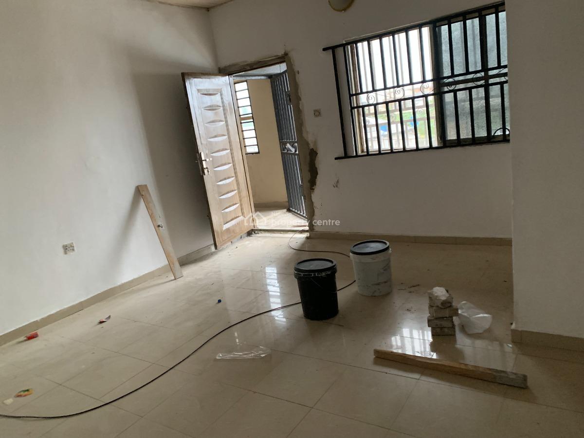 Extra Large Mini Flat Upstairs with Personal Prepaid Meter, Abijo, Victory Villa Estate, Ajah, Lagos, Mini Flat (room and Parlour) for Rent