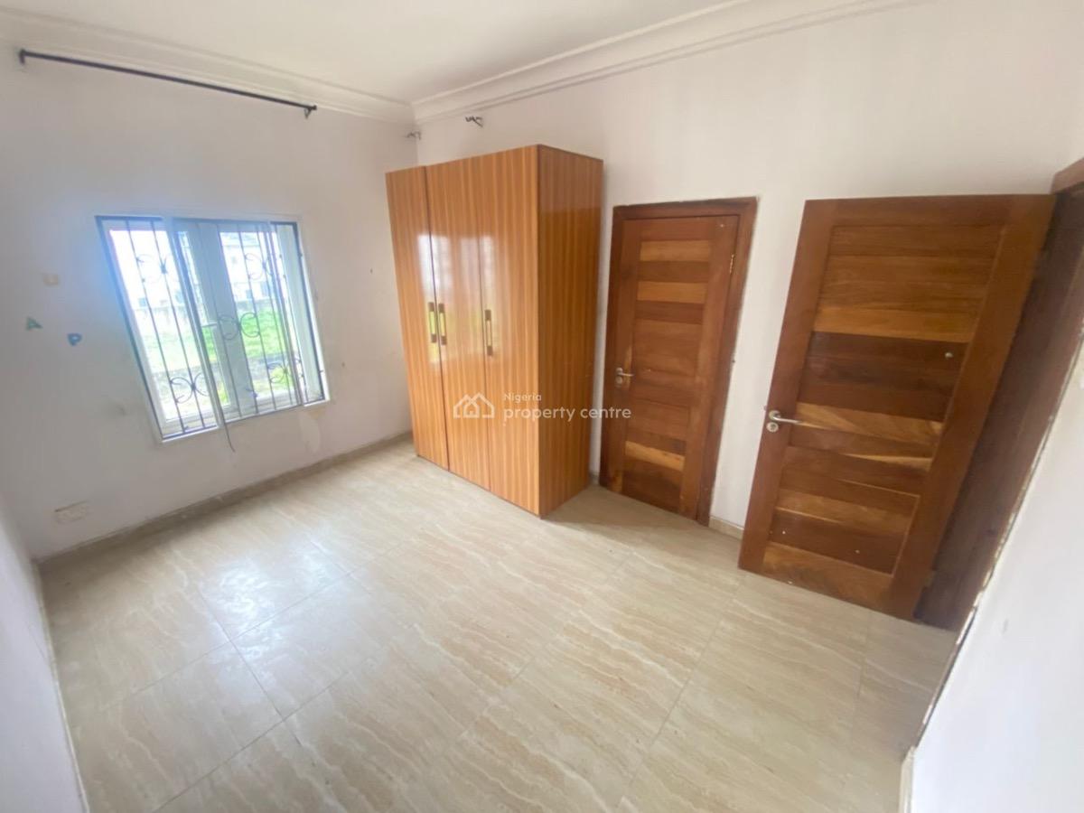 2 Bedroom Apartment in an Estate, Osapa, Lekki, Lagos, Flat / Apartment for Rent
