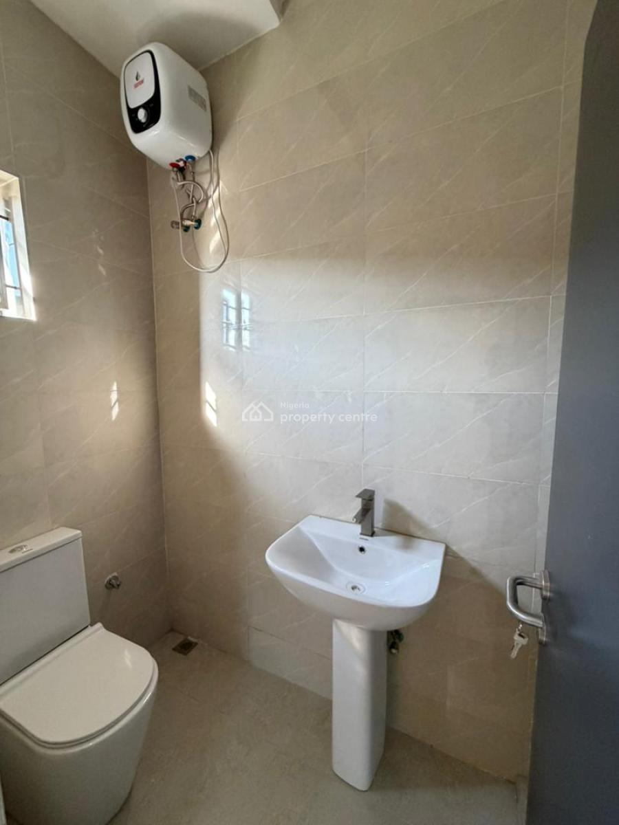 3 Bedroom Apartment, River Part Estate, Airport Road, Lugbe District, Abuja, Flat / Apartment for Rent