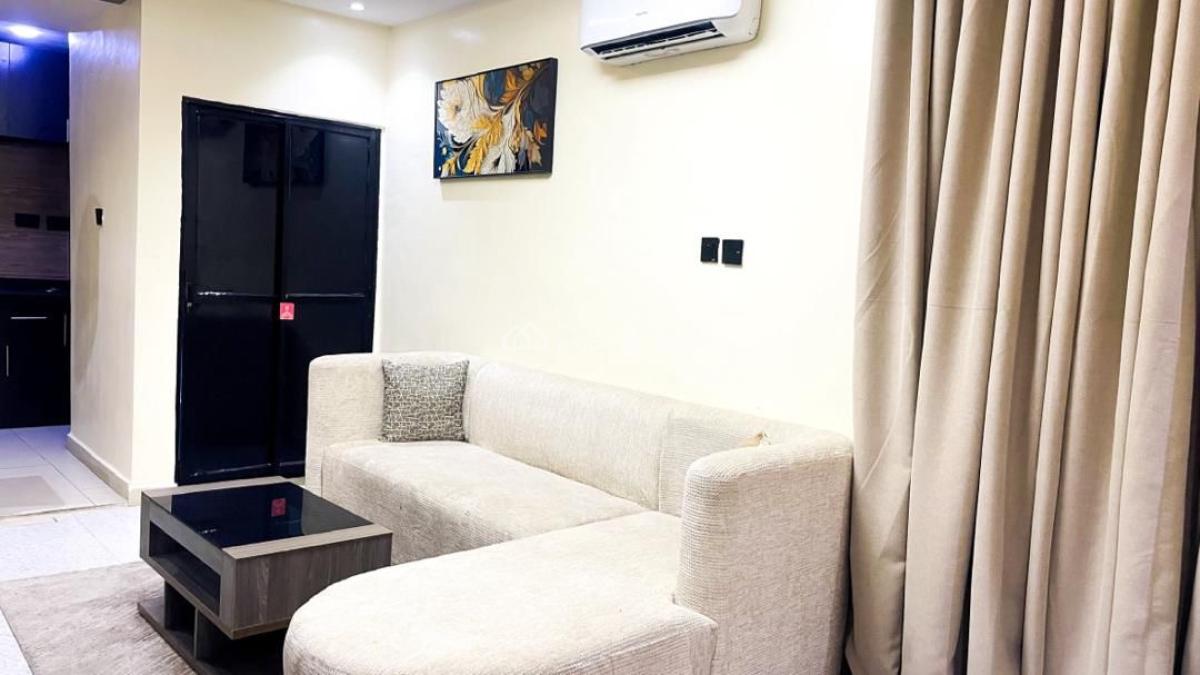 Newly Cozy 1 Bedroom Apartment with Ps5, Snooker Board, Air Hocke, Lekki Phase 1, Lekki, Lagos, Flat / Apartment Short Let