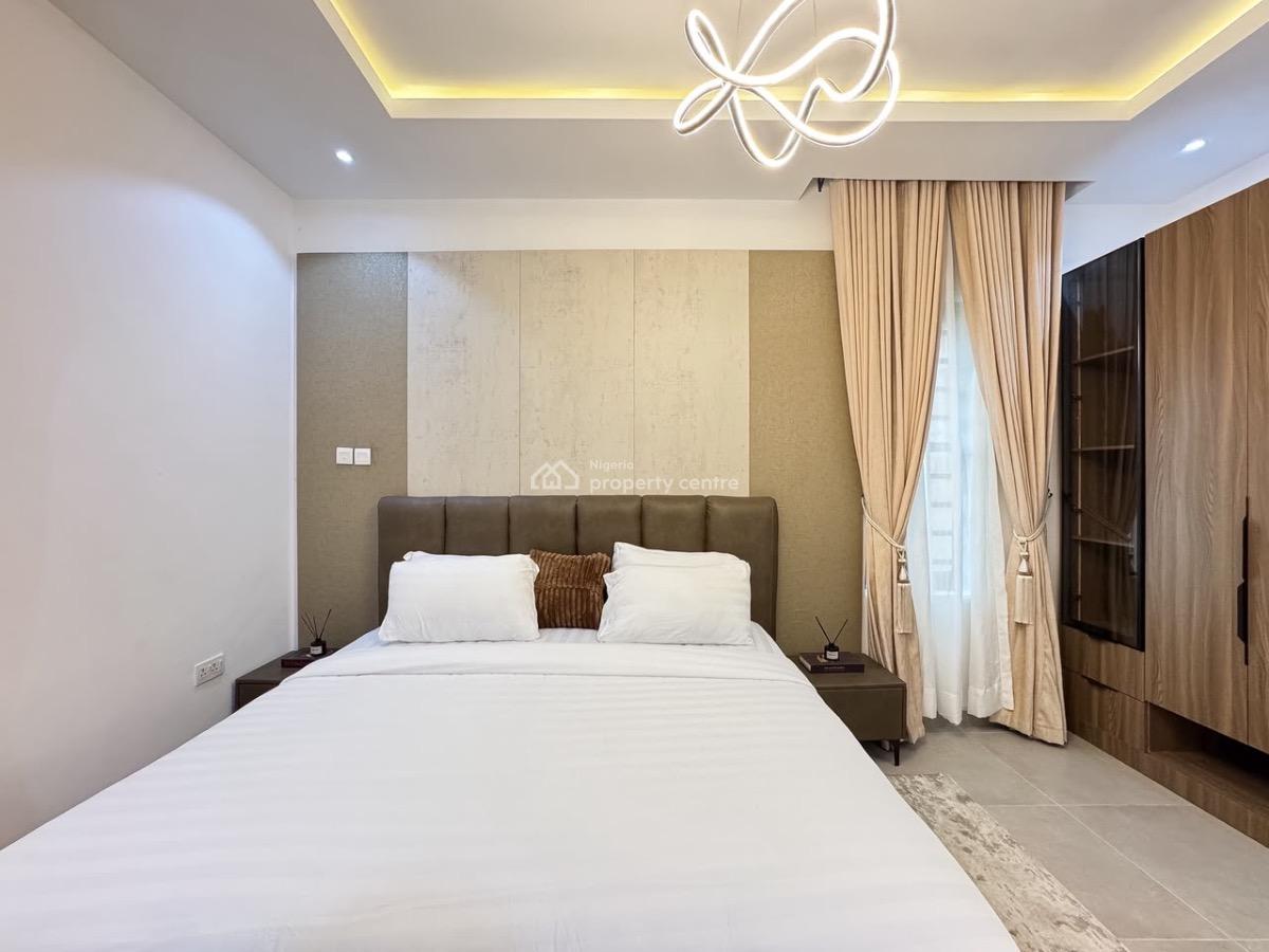 2bedroom Apartment with Swimming Pool, Gym, Snooker Board, Table Tenni, Lekki Phase 1, Lekki, Lagos, Flat / Apartment Short Let