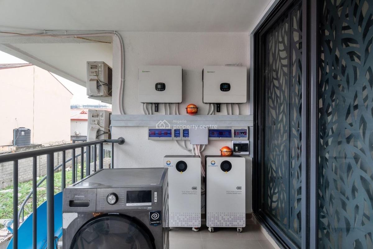 2bedroom Apartment with Swimming Pool, Gym, Snooker Board, Table Tenni, Lekki Phase 1, Lekki, Lagos, Flat / Apartment Short Let