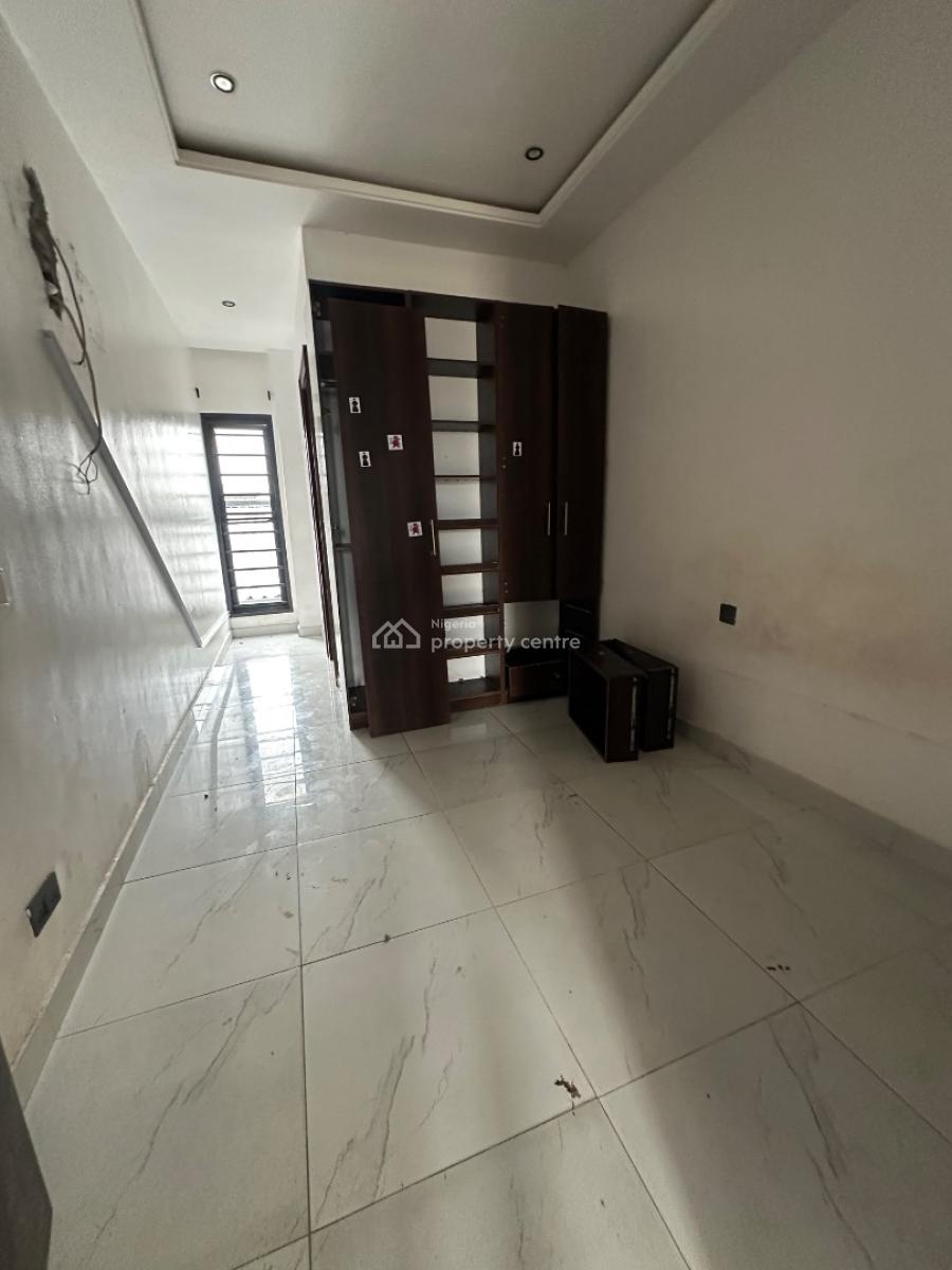Specious Service 2 Bedroom Apartment, Ocean Breeze Estate, Ologolo, Lekki, Lagos, Flat / Apartment for Rent