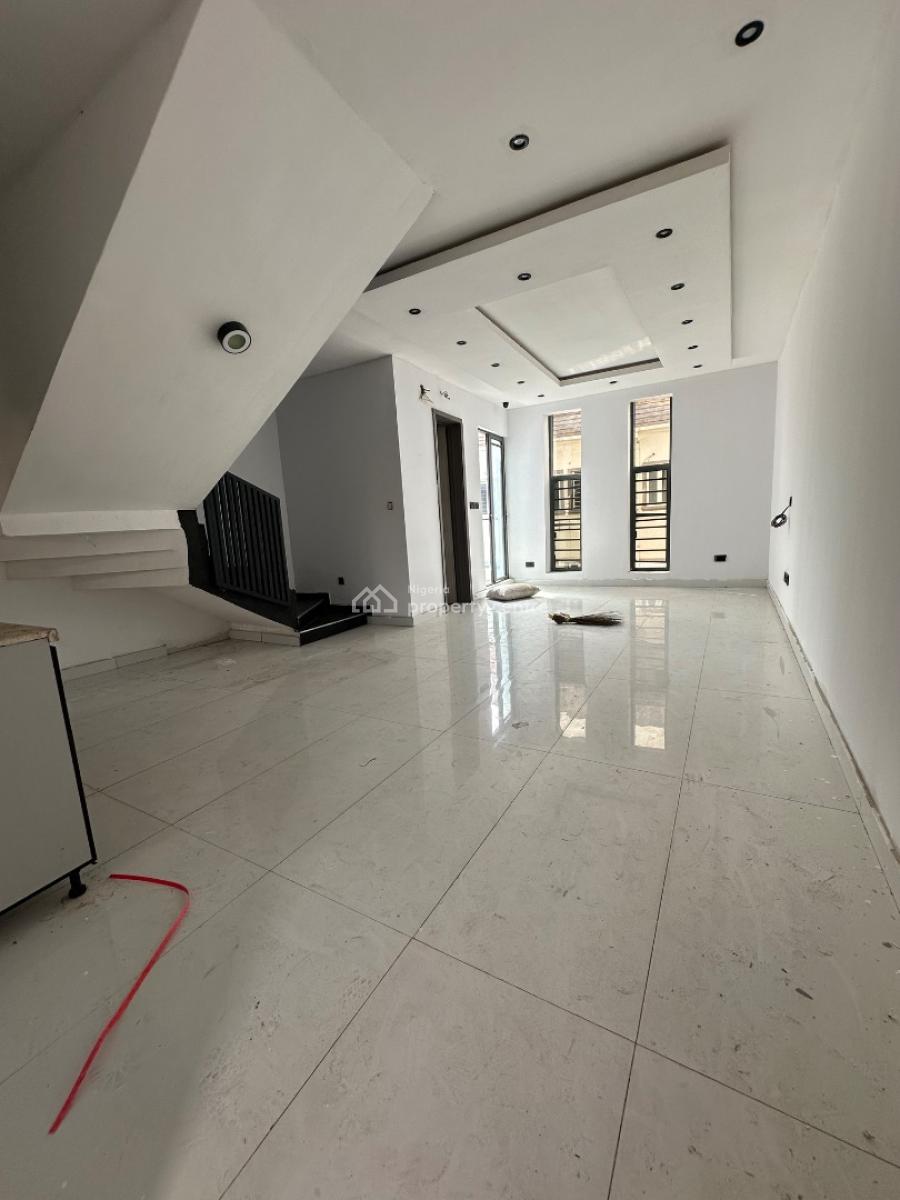 Specious 2 Bedroom Massonette, Ocean Breeze Estate, Lekki, Lagos, Flat / Apartment for Rent