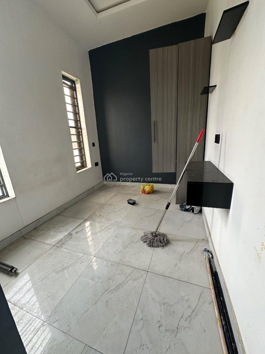 Specious 2 Bedroom Massonette, Ocean Breeze Estate, Lekki, Lagos, Flat / Apartment for Rent