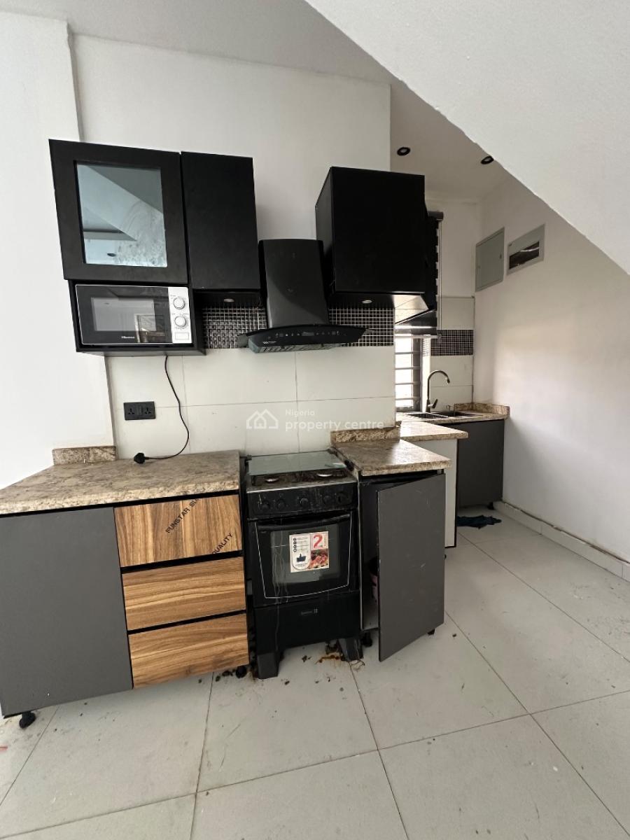 Specious 2 Bedroom Massonette, Ocean Breeze Estate, Lekki, Lagos, Flat / Apartment for Rent