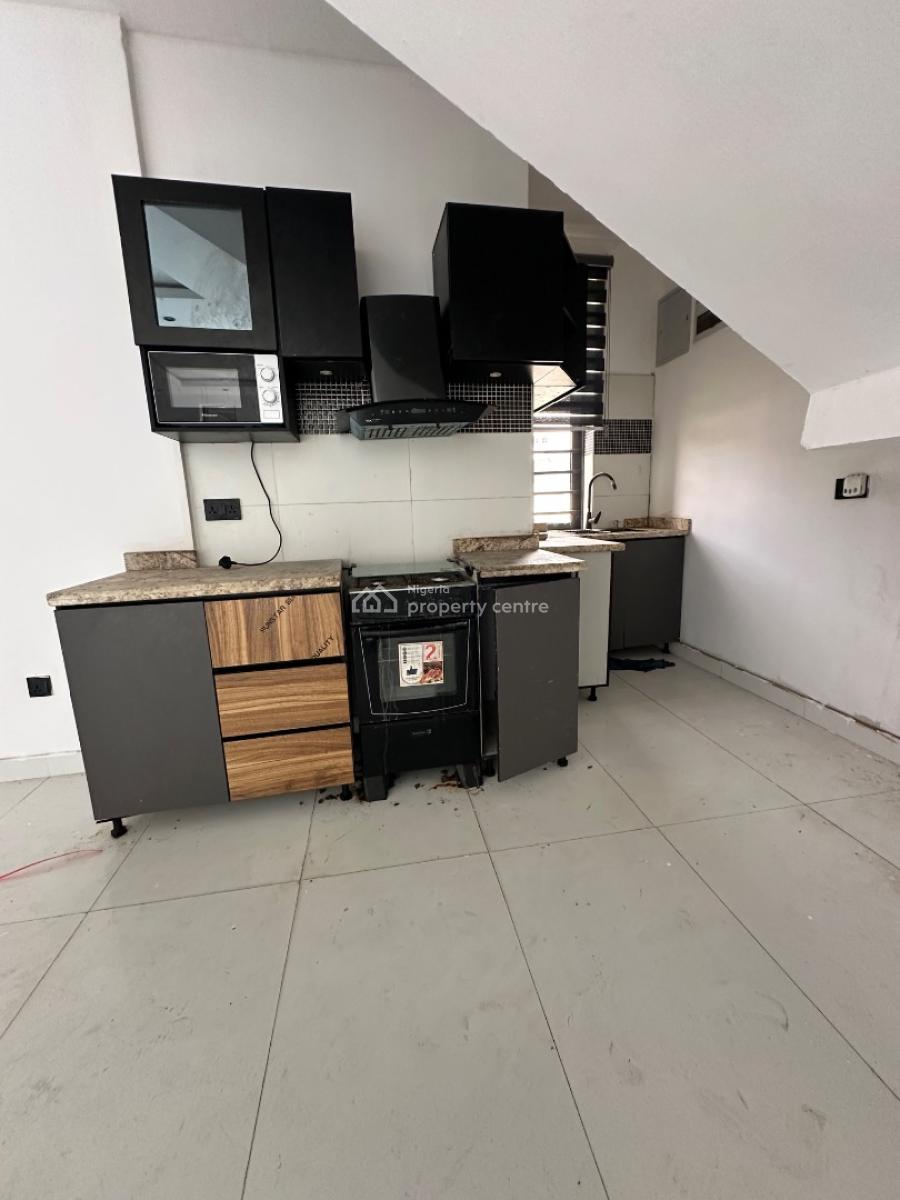 Specious 2 Bedroom Massonette, Ocean Breeze Estate, Lekki, Lagos, Flat / Apartment for Rent