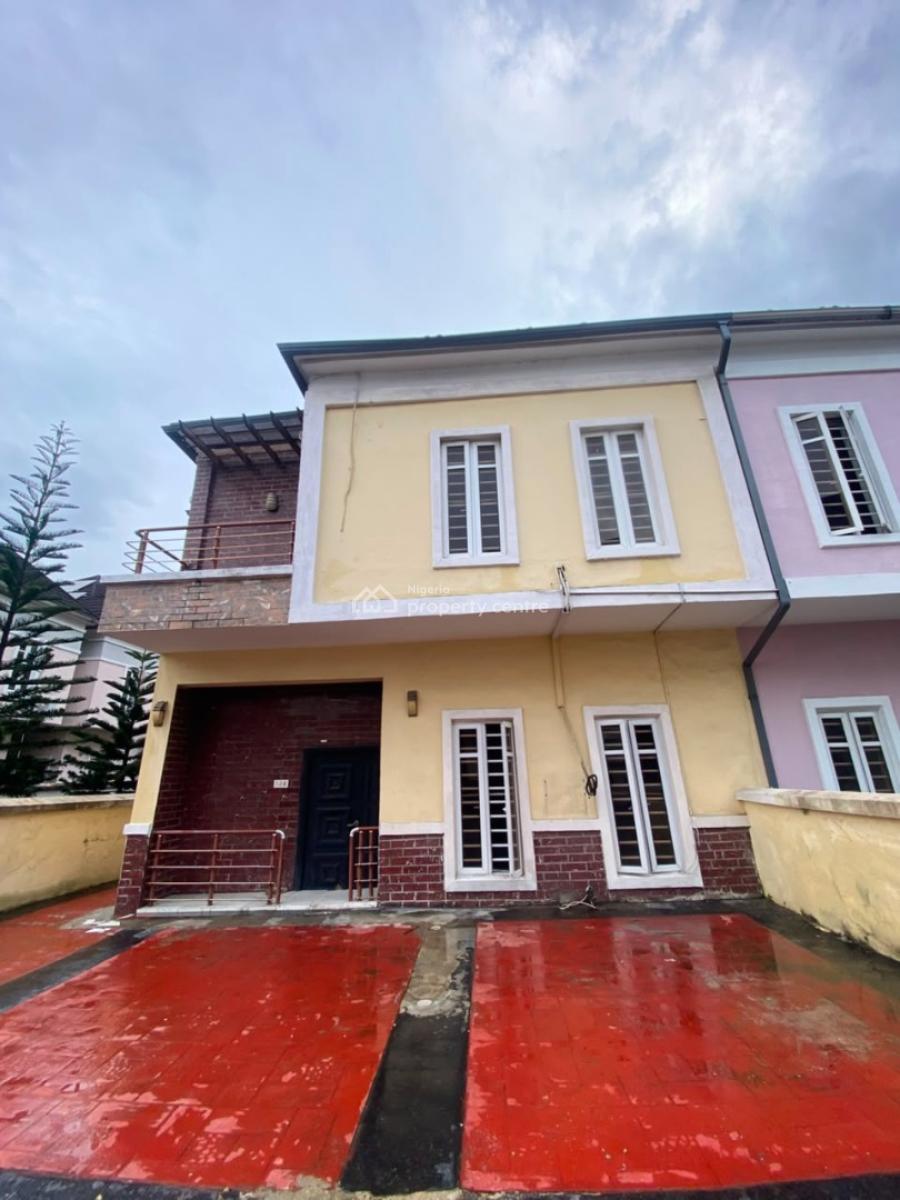 Distress 4 Bedroom Semi-detached Duplex with Bq, Ikota, Lekki, Lagos, Semi-detached Duplex for Sale