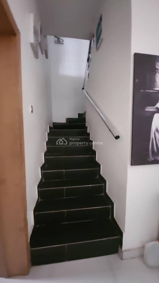 Luxury 4bedroom, Ologolo, Lekki, Lagos, Semi-detached Duplex for Rent