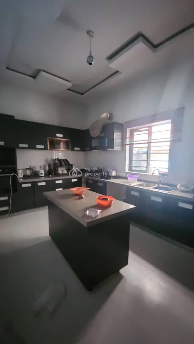 Luxury 4bedroom, Ologolo, Lekki, Lagos, Semi-detached Duplex for Rent
