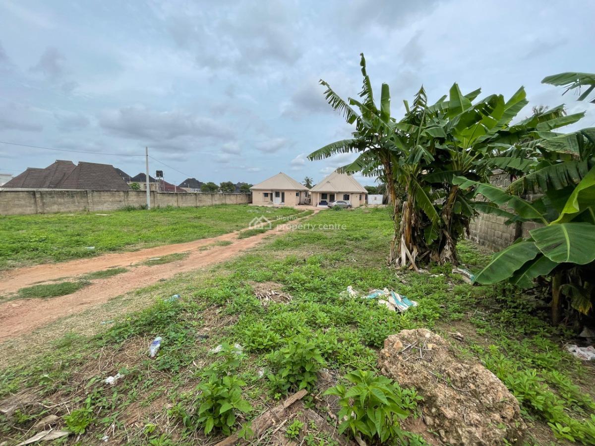 Fenced and Gated 1600 Sqm of Land Is Available, Behind Mummys Place, Alagbaka Phase 2,akure, Akure, Ondo, Residential Land for Sale