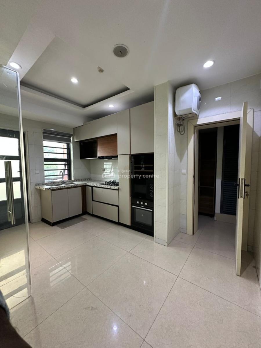 Spacious Well Maintained 3-bedroom Apartment on The First Floor, Ikoyi, Lagos, Flat / Apartment for Rent