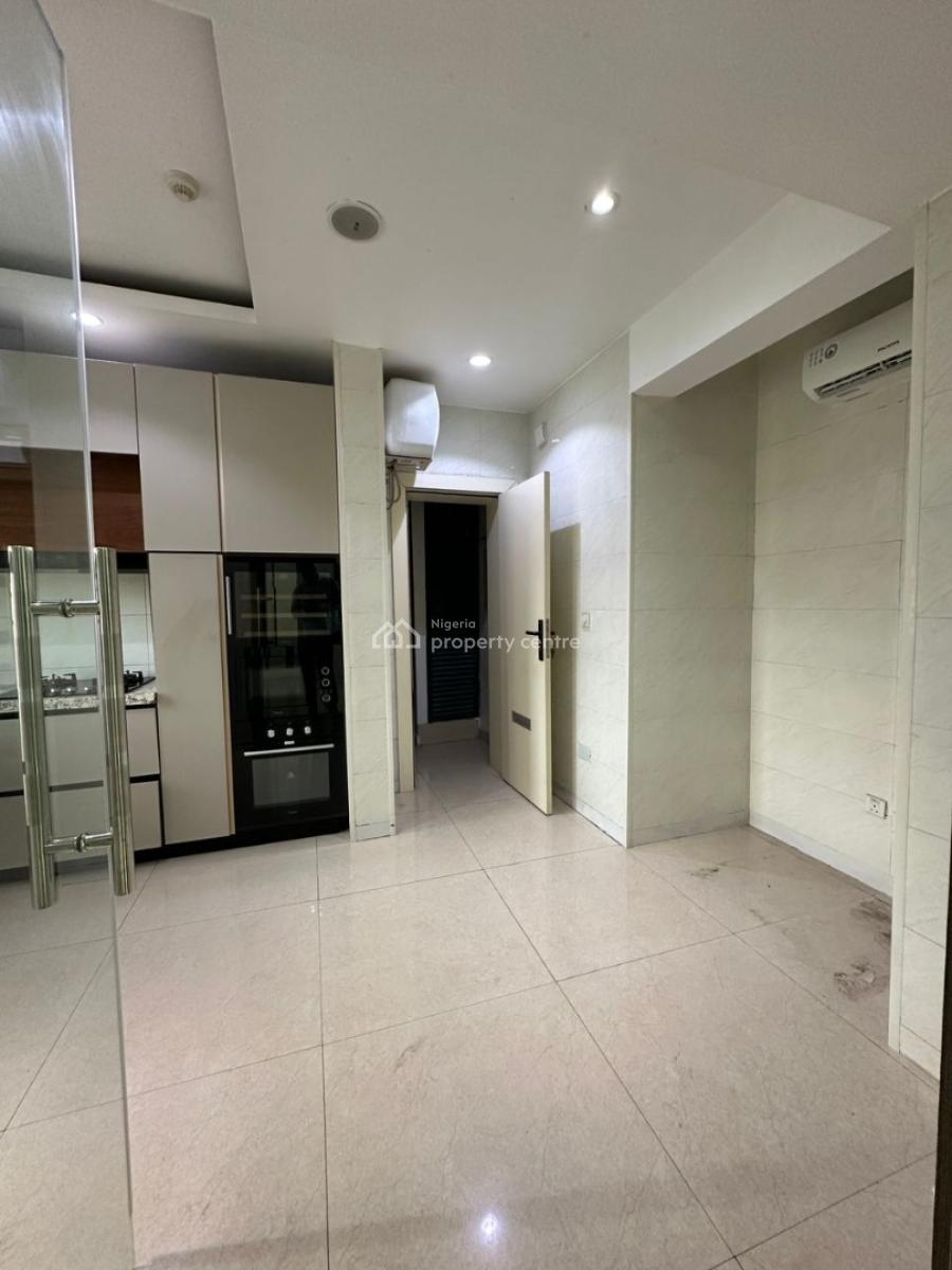 Spacious Well Maintained 3-bedroom Apartment on The First Floor, Ikoyi, Lagos, Flat / Apartment for Rent