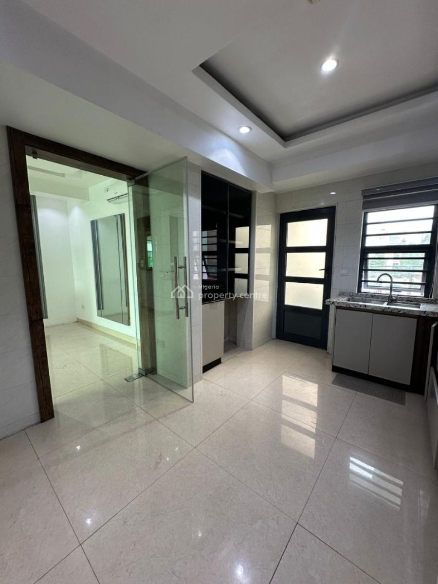 Spacious Well Maintained 3-bedroom Apartment on The First Floor, Ikoyi, Lagos, Flat / Apartment for Rent