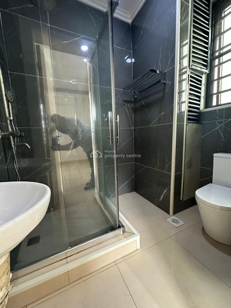 Spacious Well Maintained 3-bedroom Apartment on The First Floor, Ikoyi, Lagos, Flat / Apartment for Rent