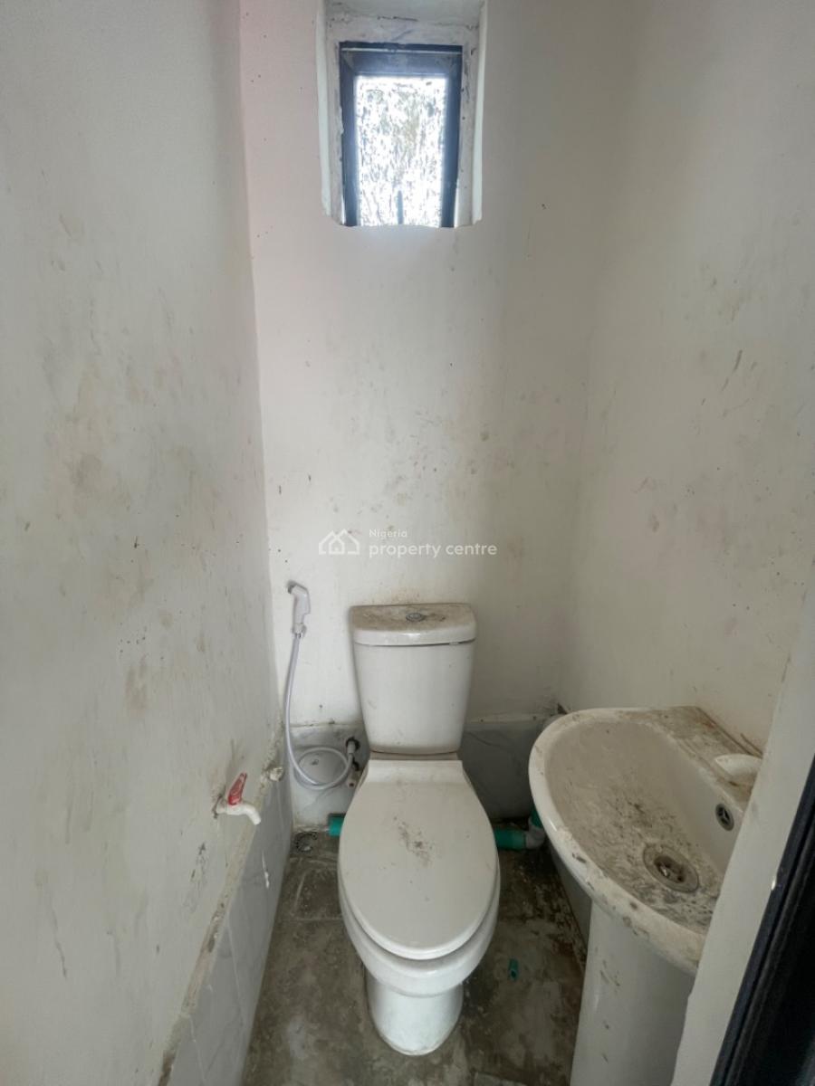 Big and Spacious Shop, Thomas Estate, Ajah Lekki Lagos, Ajah, Lagos, Shop for Sale