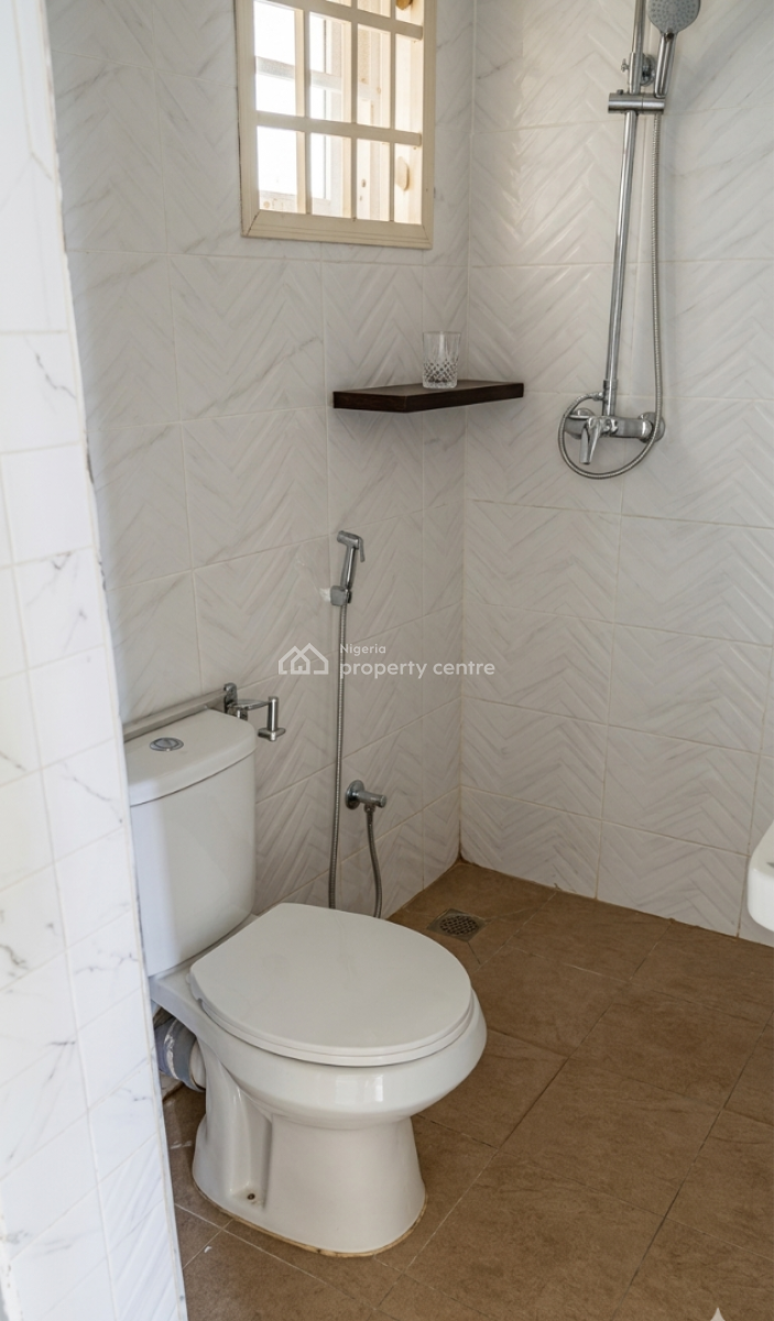 2 Bedroom Apartment, Naf Valley Estate, Asokoro District, Abuja, Flat / Apartment for Rent
