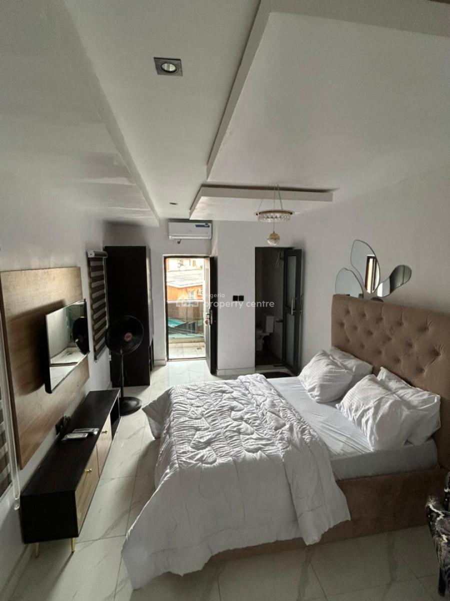 Lovely 2bedroom Flat, Gated Close, Mende, Maryland, Lagos, Flat / Apartment for Rent