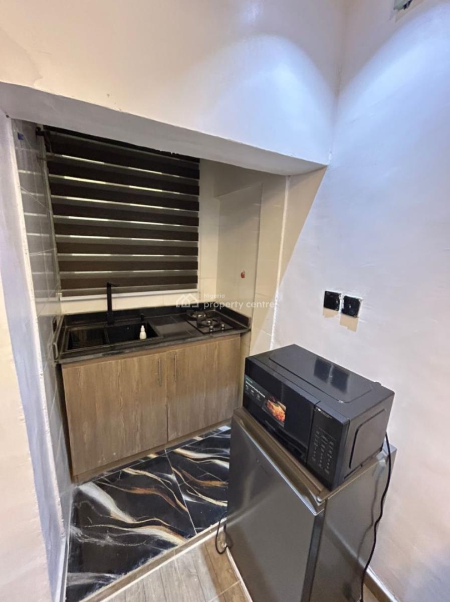 Lovely 2bedroom Flat, Gated Close, Mende, Maryland, Lagos, Flat / Apartment for Rent