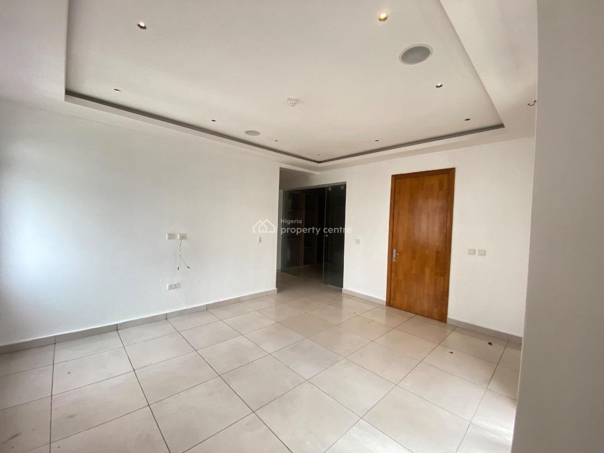 Spacious 3 Bedroom Flat with Bq and Swimming Pool, Off Bisola Durosimi Etti, Lekki, Lagos, Flat / Apartment for Rent