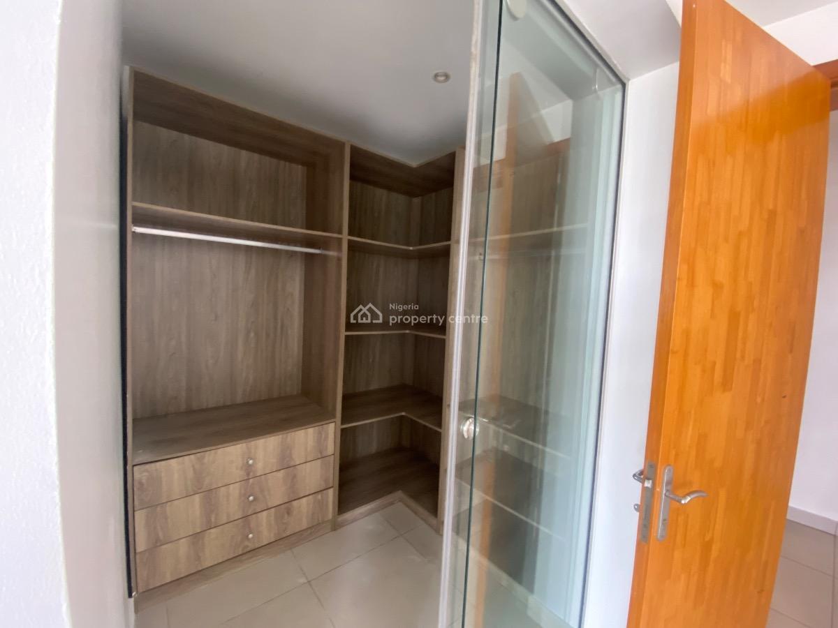 Spacious 3 Bedroom Flat with Bq and Swimming Pool, Off Bisola Durosimi Etti, Lekki, Lagos, Flat / Apartment for Rent