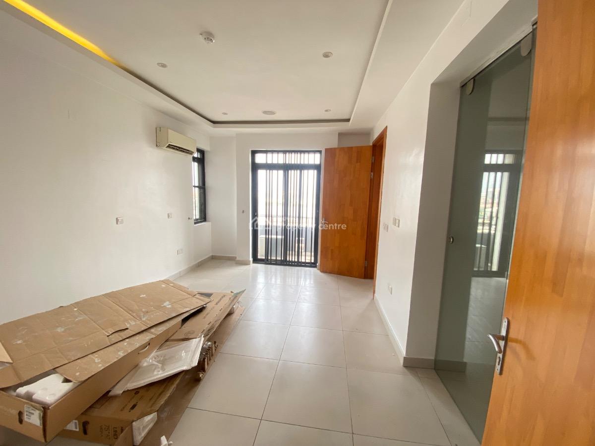 Spacious 3 Bedroom Flat with Bq and Swimming Pool, Off Bisola Durosimi Etti, Lekki, Lagos, Flat / Apartment for Rent