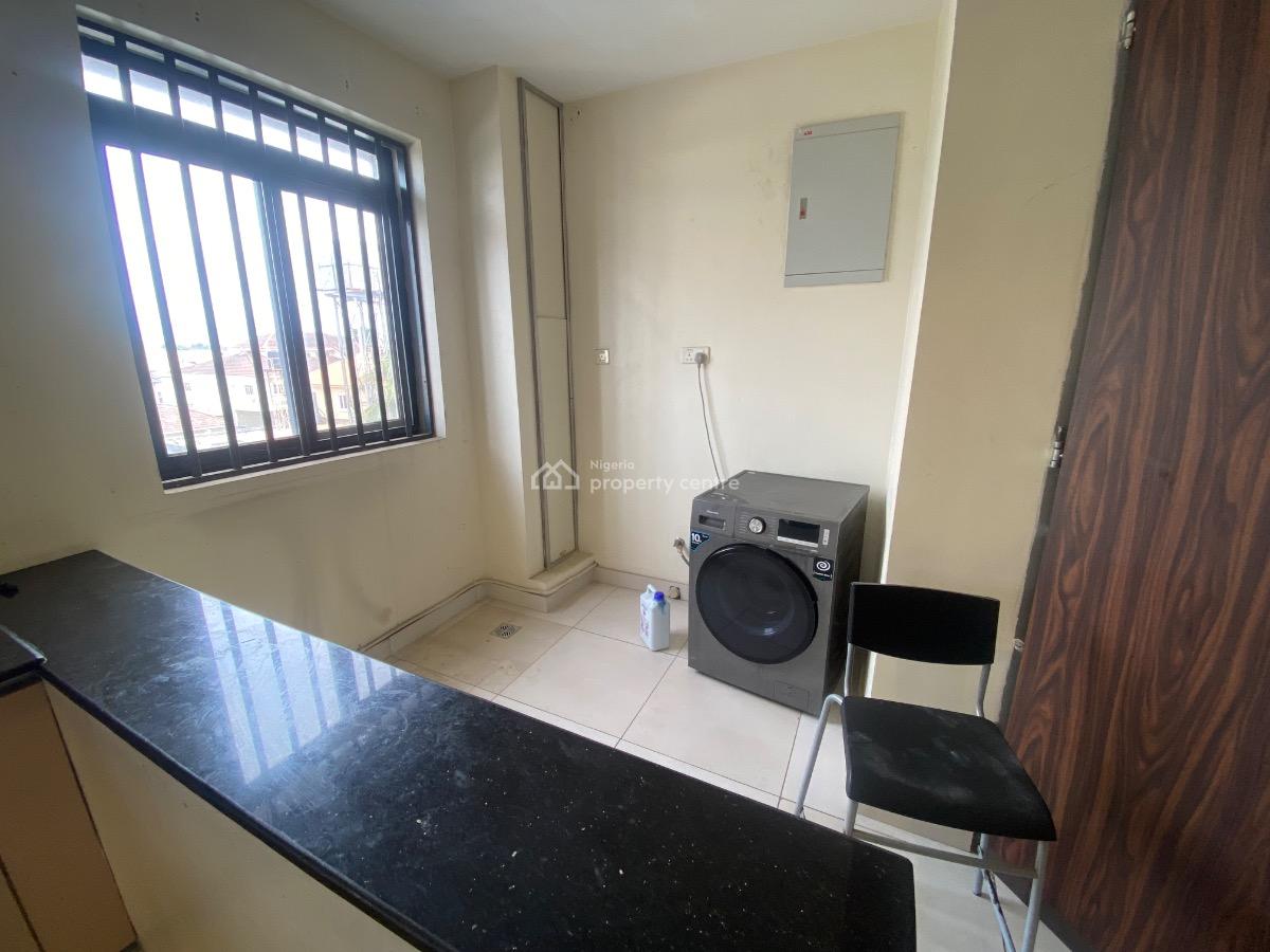 Spacious 3 Bedroom Flat with Bq and Swimming Pool, Off Bisola Durosimi Etti, Lekki, Lagos, Flat / Apartment for Rent