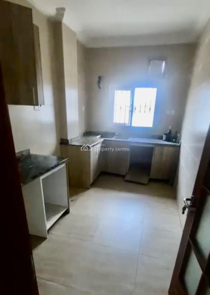 Just in on 2nd Floor in Secured Estate, Tyndale Mews Estate, Osapa, Lekki, Lagos, Flat / Apartment for Rent