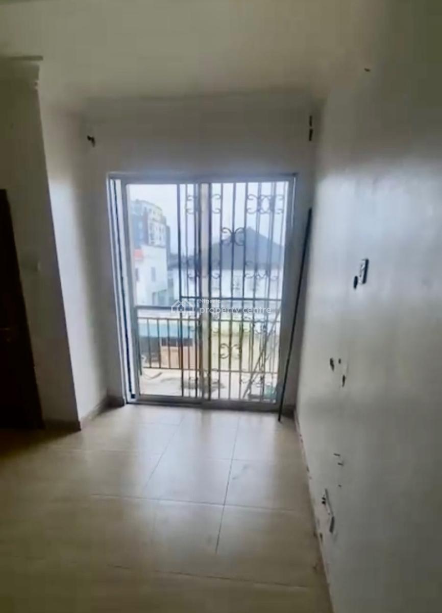 Just in on 2nd Floor in Secured Estate, Tyndale Mews Estate, Osapa, Lekki, Lagos, Flat / Apartment for Rent