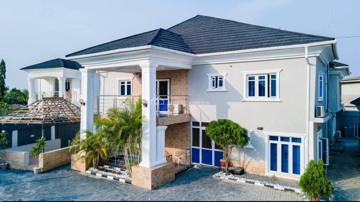 Luxurious 10 Bedroom Duplex in an Estate, Badore, Ajah, Lagos, Hotel / Guest House for Sale