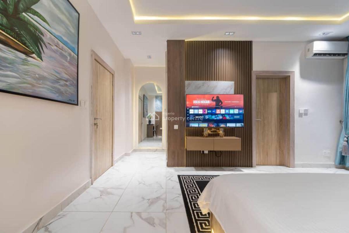 Fully Furnished 2 Bedroom with Pool & Gym, Lekki Phase 1, Lekki, Lagos, Flat / Apartment for Rent