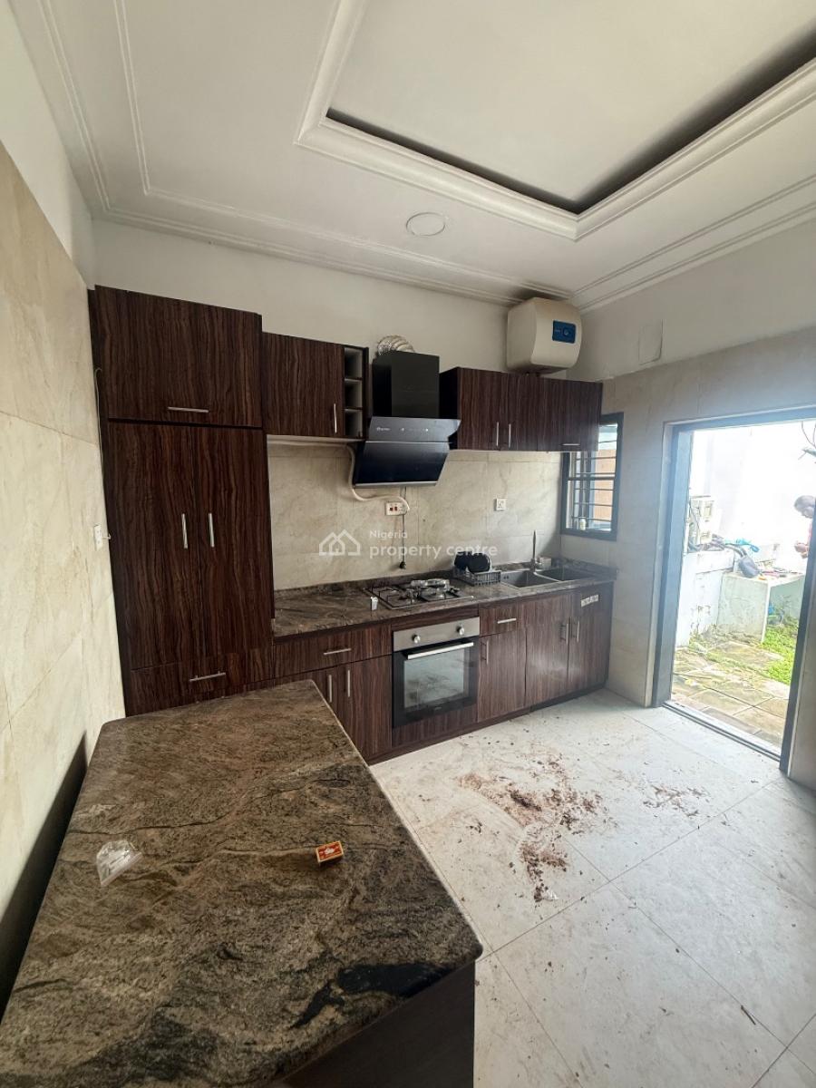 *luxury,  Spacious and Serviced 4bedroom Terrace Duplex Is Available, Guzape, Guzape District, Abuja, Terraced Duplex for Rent