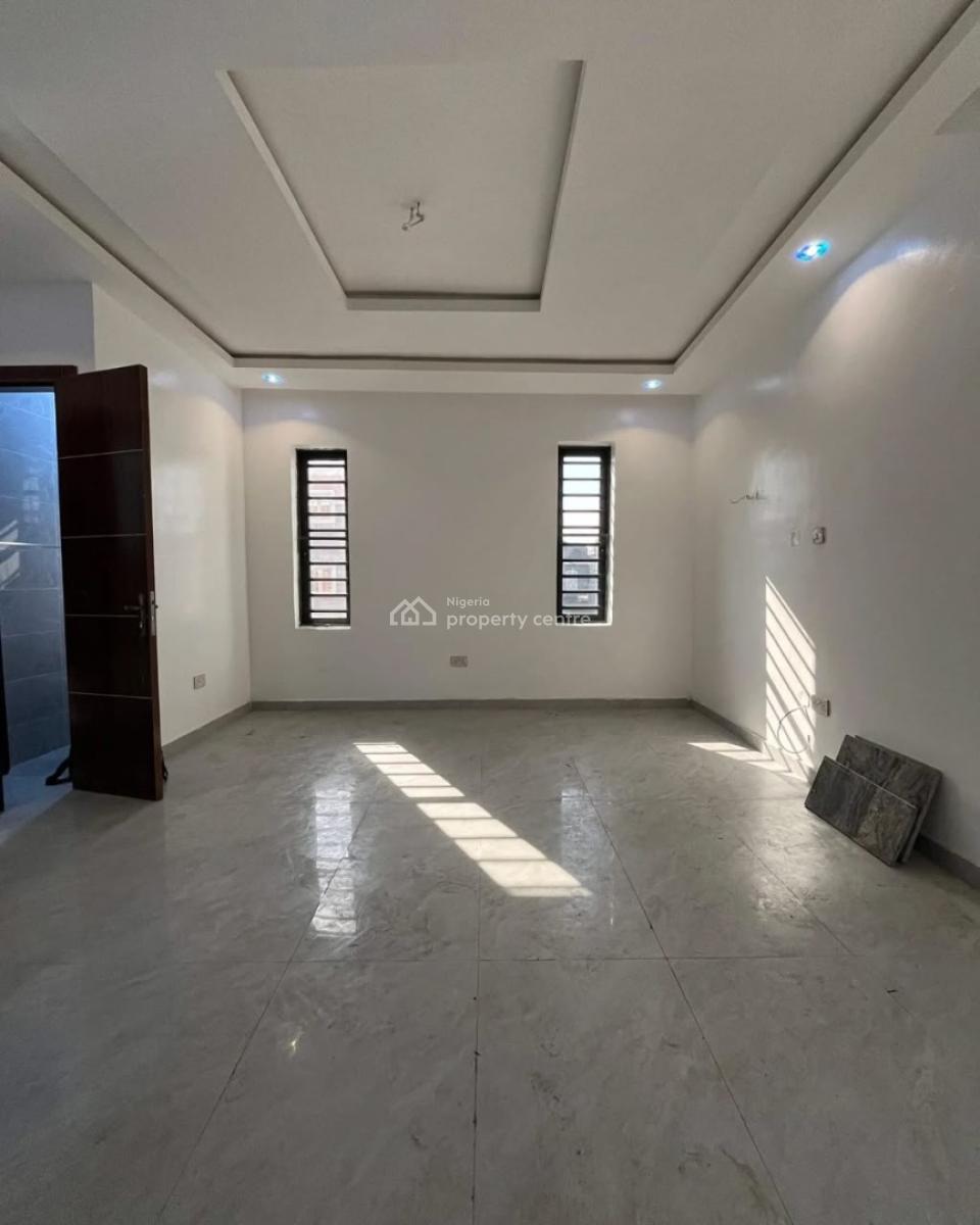 Spacious and Well Maintained 2 Bedroom Apartment, Surulere, Lagos, Flat / Apartment for Sale